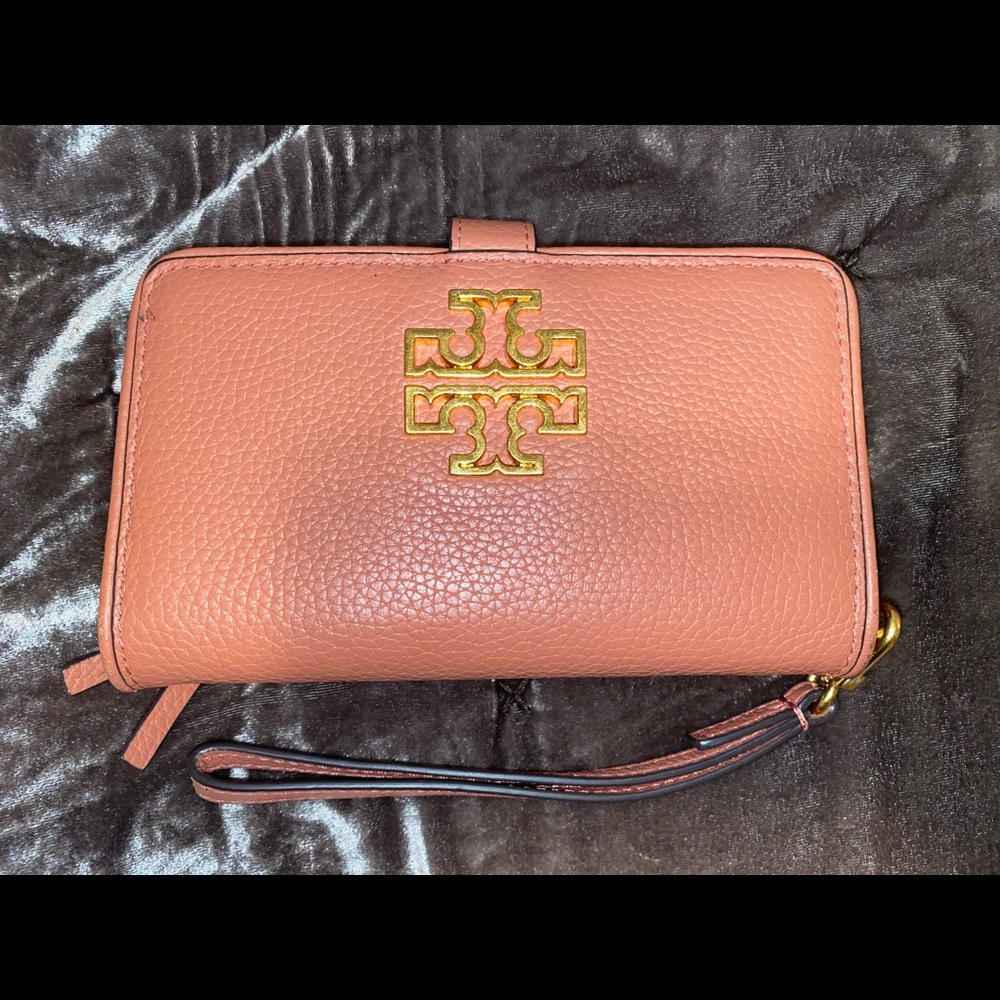 Tory Burch Pink/Peach Wristlet Wallet 🌷